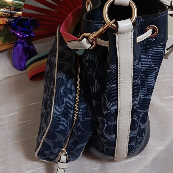Coach  demin bucket bag - Picture 4 of 7